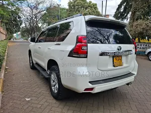 Toyota Land Cruiser Prado 2.8 2018 White