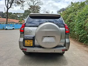 Toyota Land Cruiser Prado 3.0 TD 2012 Gray