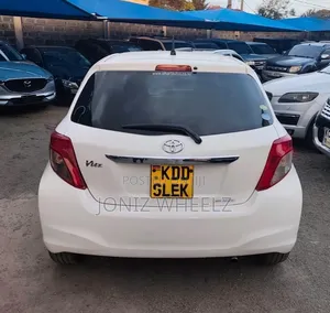 Toyota Vitz 1.3 FWD 5dr 2014 White