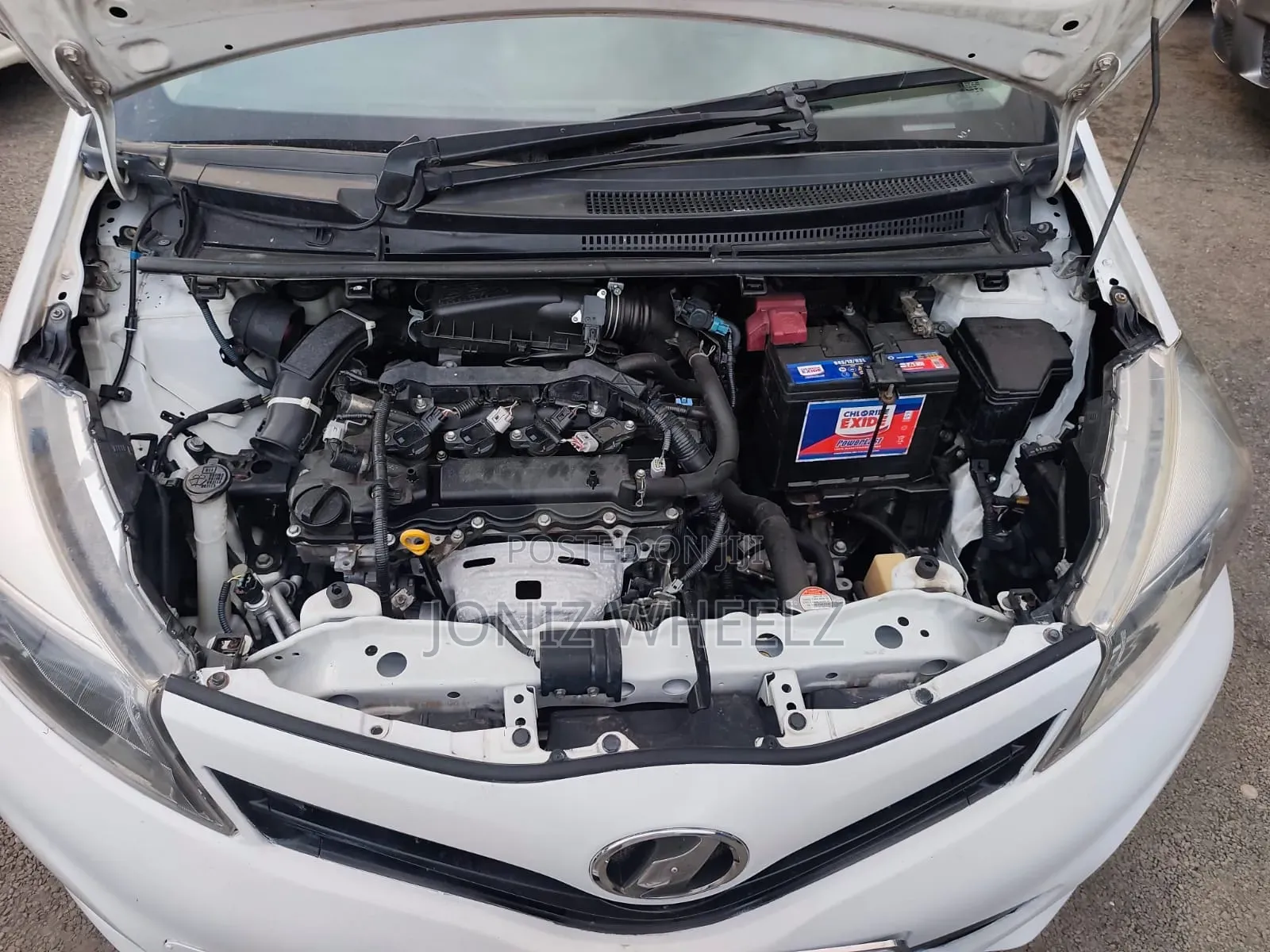 Toyota Vitz 1.3 FWD 5dr 2014 White
