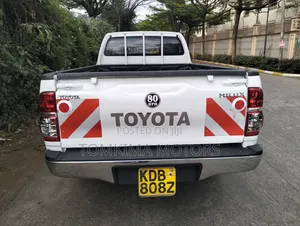 Toyota Hilux 2014 White