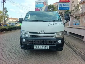 Toyota HiAce 2013 White