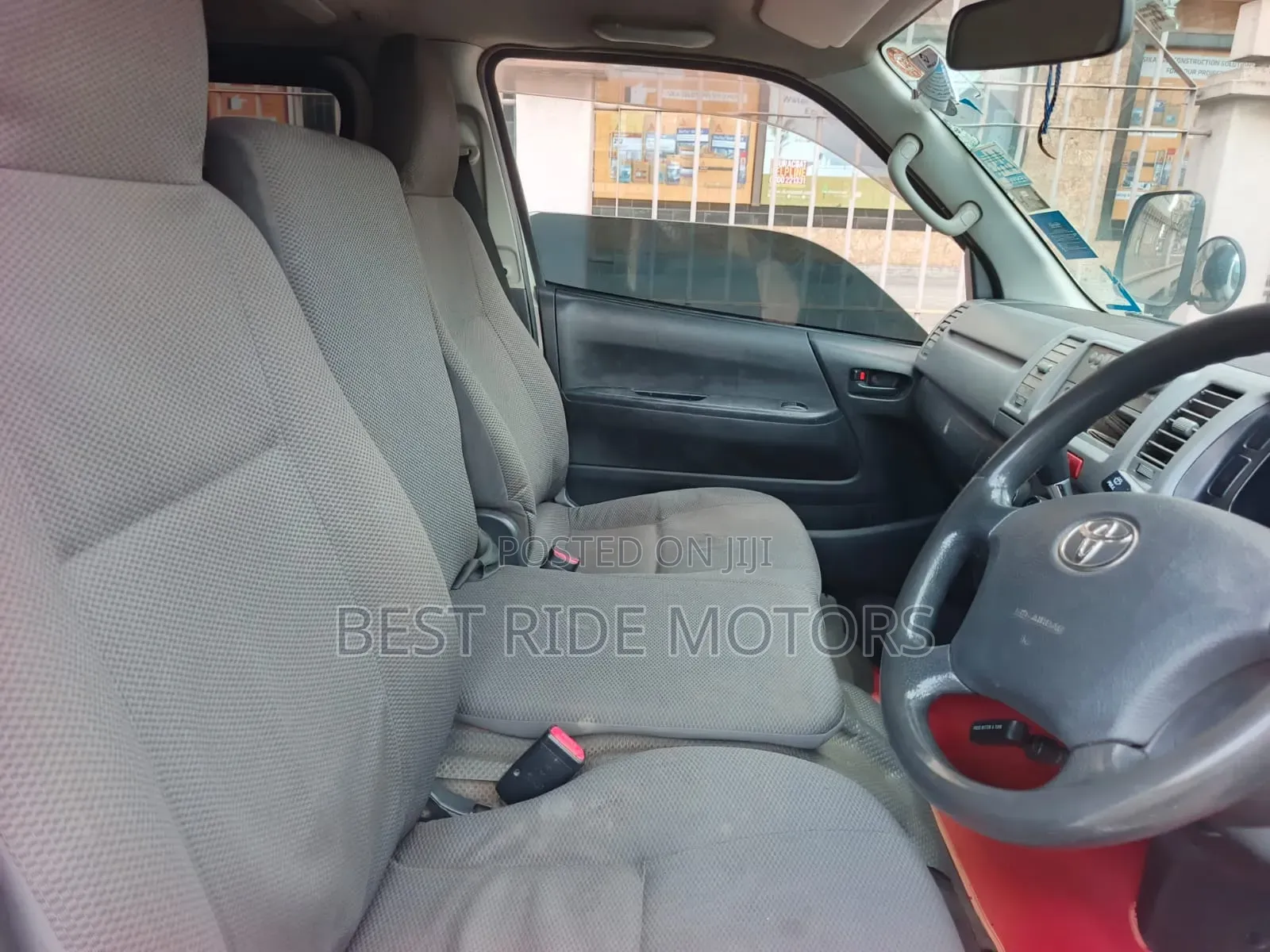 Toyota HiAce 2013 White