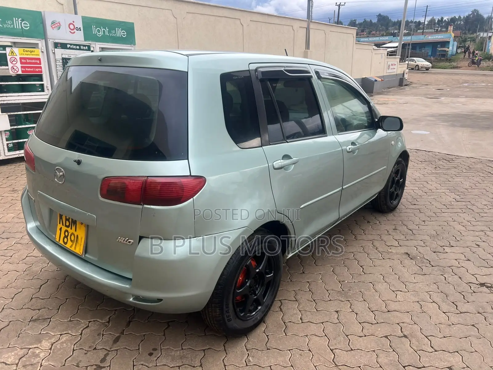 Mazda Demio 2004 Green
