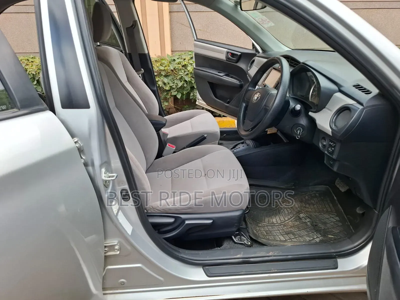 Toyota Axio 1.5 X 2WD 2014 Silver