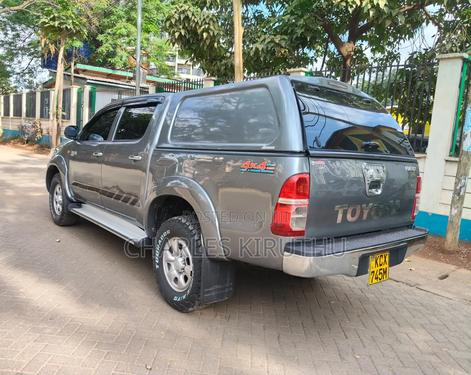Toyota Hilux 2014 Gray