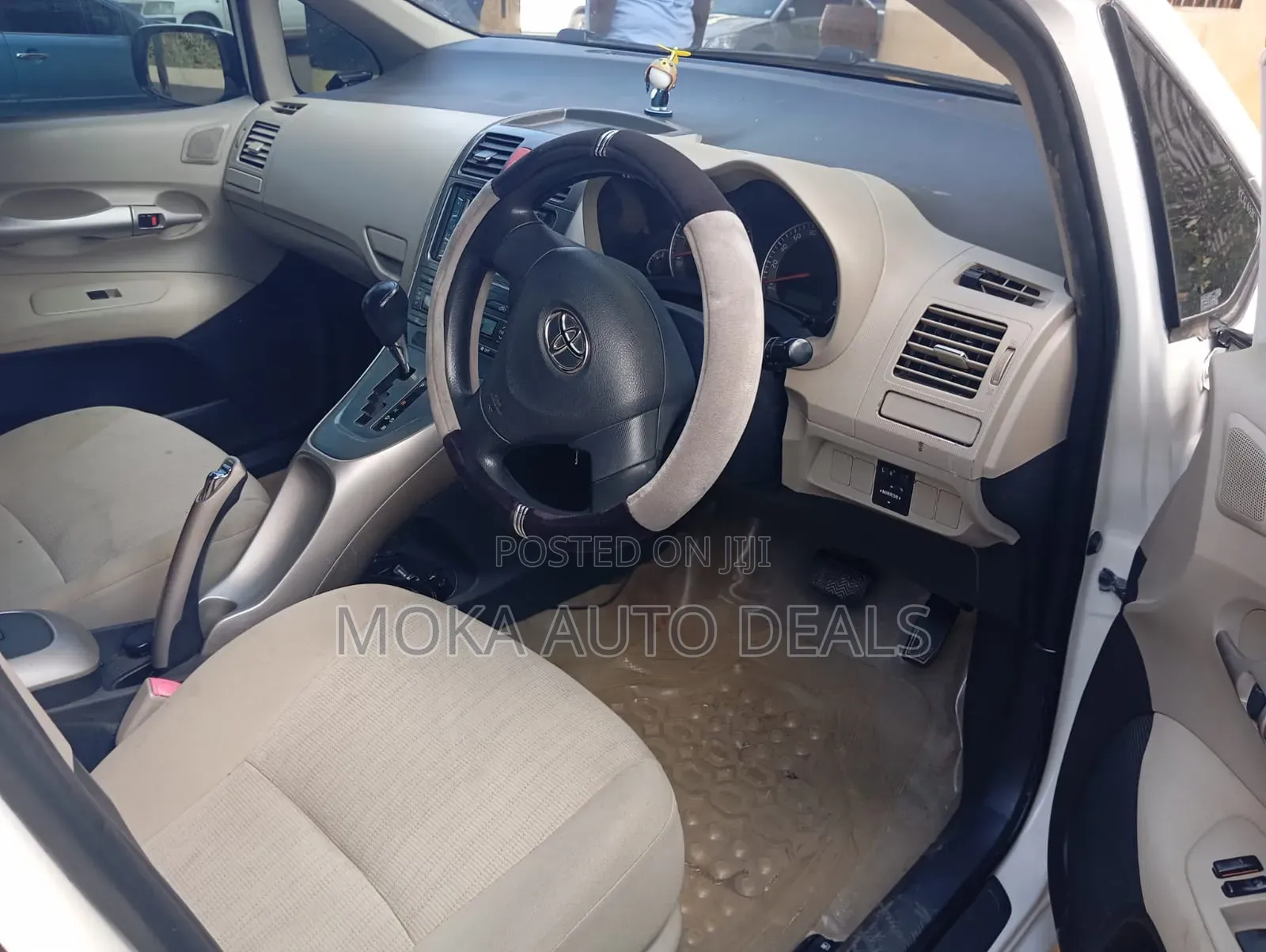 Toyota Auris 2009 White