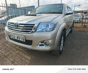Toyota Hilux 2012 Silver