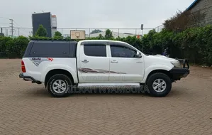 Toyota Hilux 2013 White