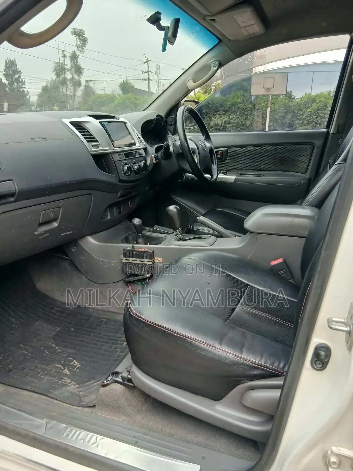 Toyota Hilux 2013 White