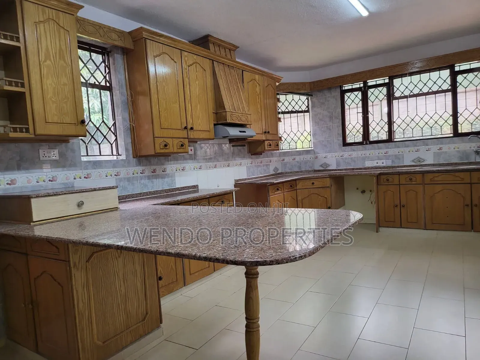 5bdrm Villa in Runda for rent