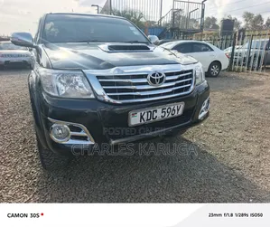 Toyota Hilux 2014 Black