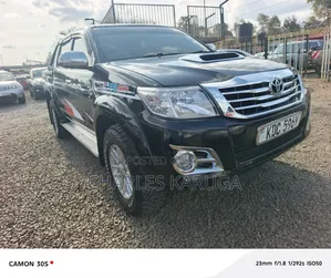 Toyota Hilux 2014 Black