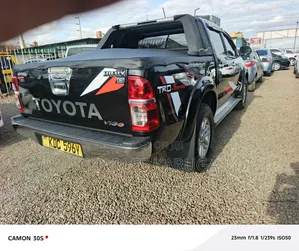 Toyota Hilux 2014 Black