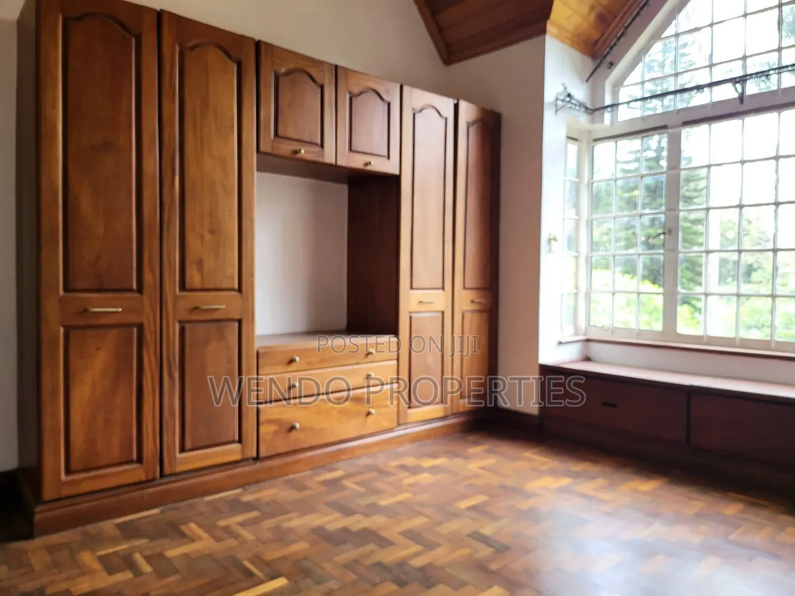 5bdrm Villa in Runda for rent