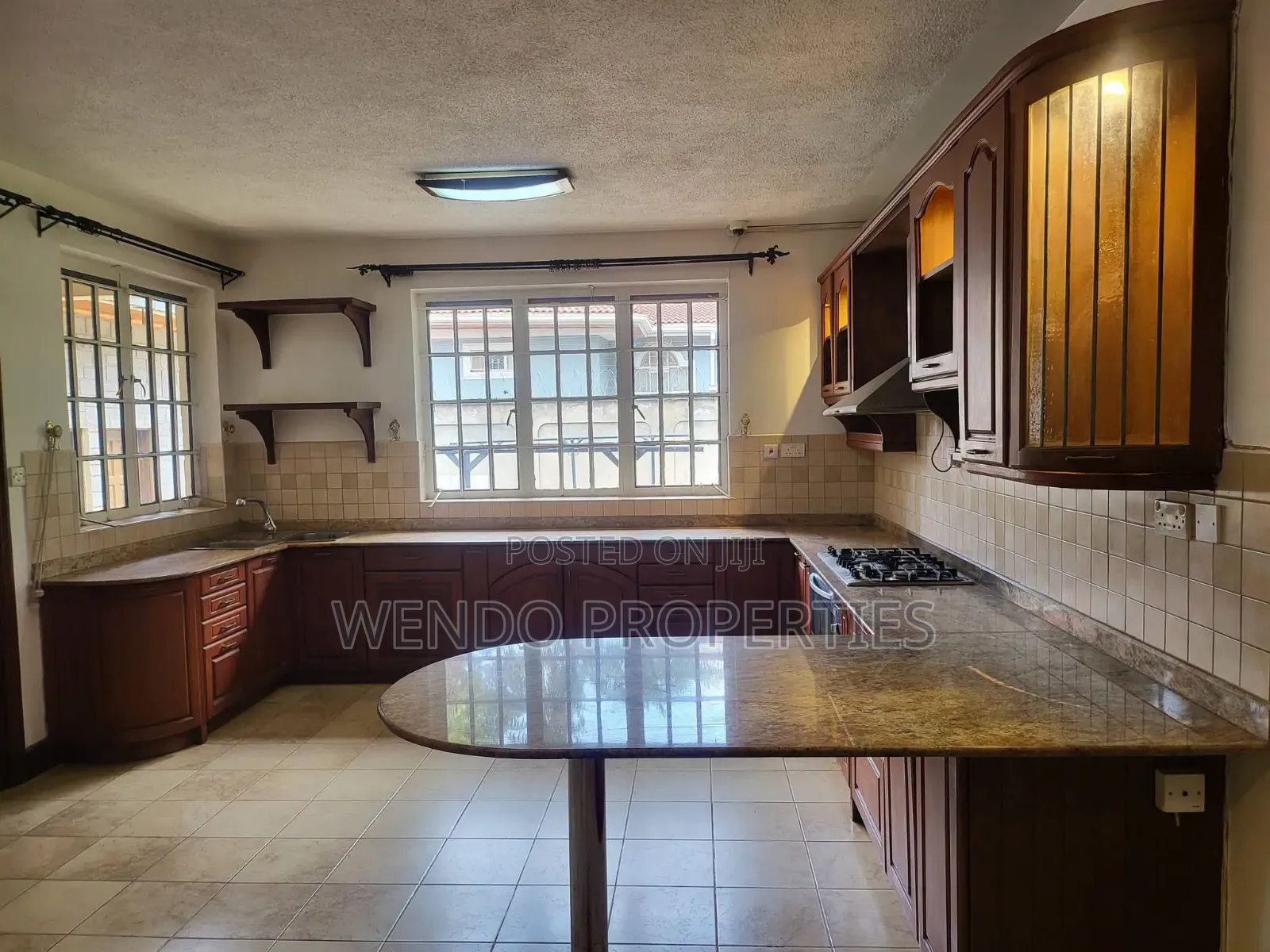 5bdrm Villa in Runda for rent