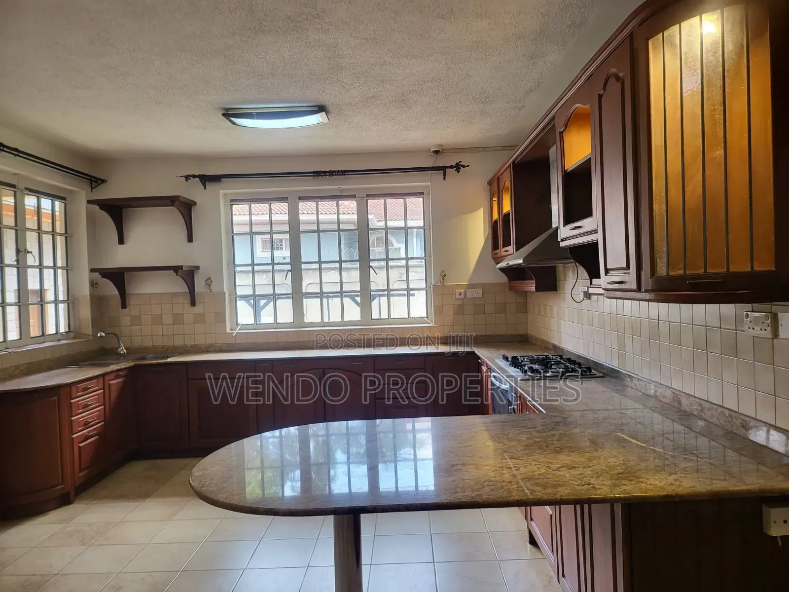 5bdrm Villa in Runda for rent