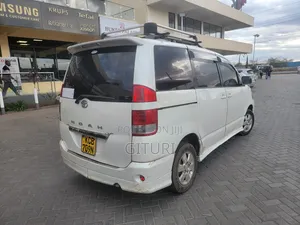 Toyota Noah 2.0 158hp FWD (7 Seater) 2007 White