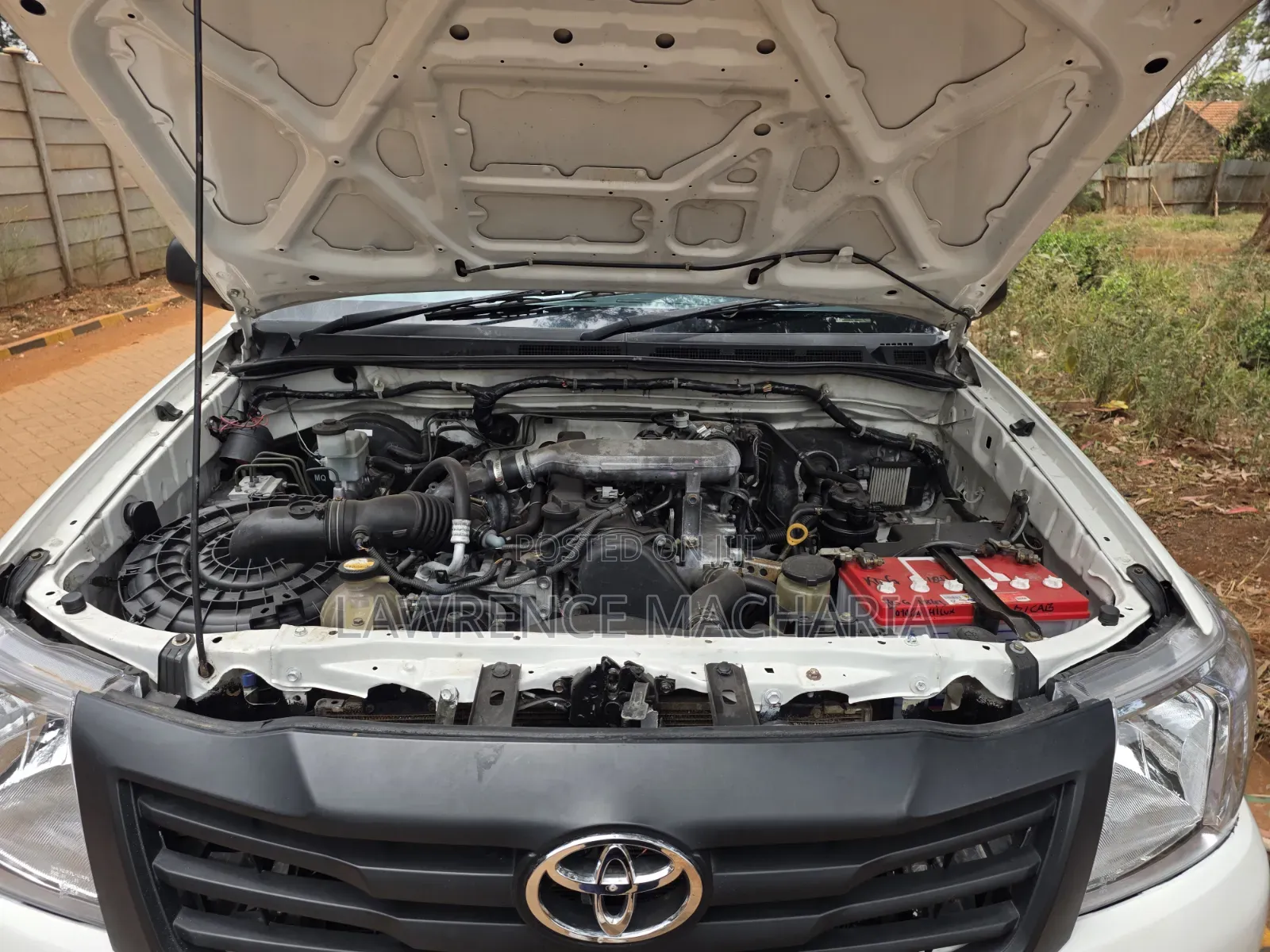 Toyota Hilux 2015 White