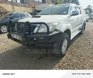Toyota Hilux 2013 White