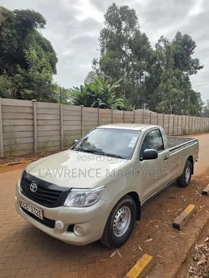 Toyota Hilux 2015 Gold
