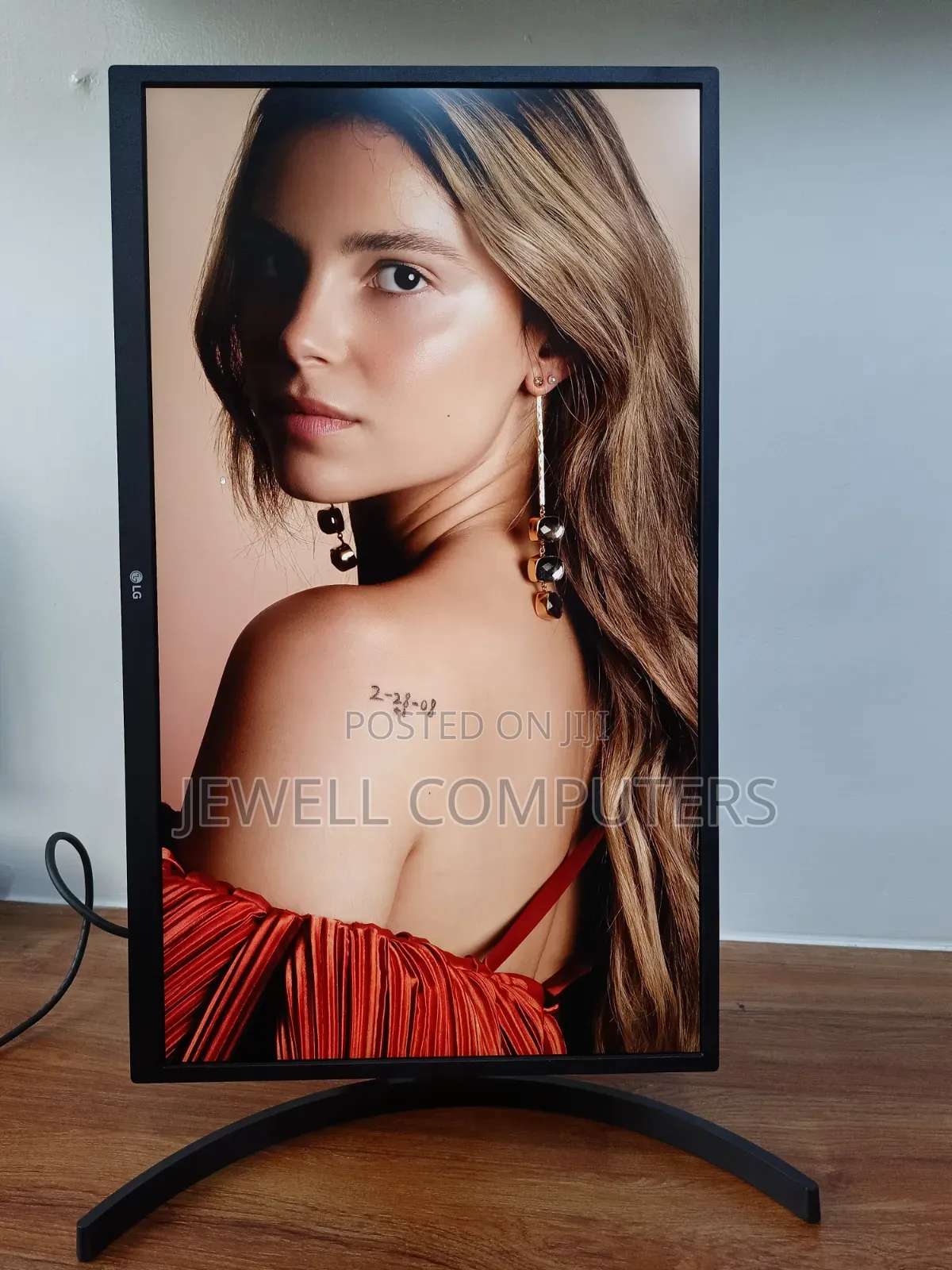 LG 27-Inch Uhd Ips Monitor (27bl55u-B)