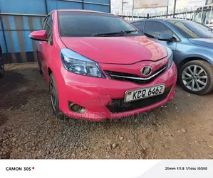 Toyota Vitz 2013 Red