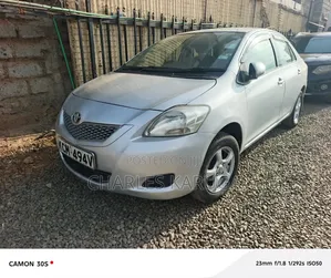Toyota Belta 2010 Silver
