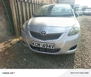 Toyota Belta 2010 Silver