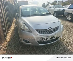 Toyota Belta 2010 Silver