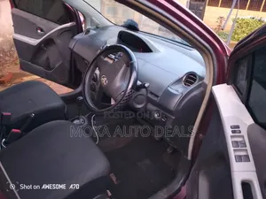 Toyota Vitz 1.0 FWD 5dr 2010 Burgundy