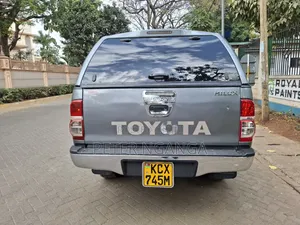 Toyota Hilux 3.0 D-4D 4x4 2013 Gray