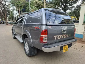 Toyota Hilux 3.0 D-4D 4x4 2013 Gray