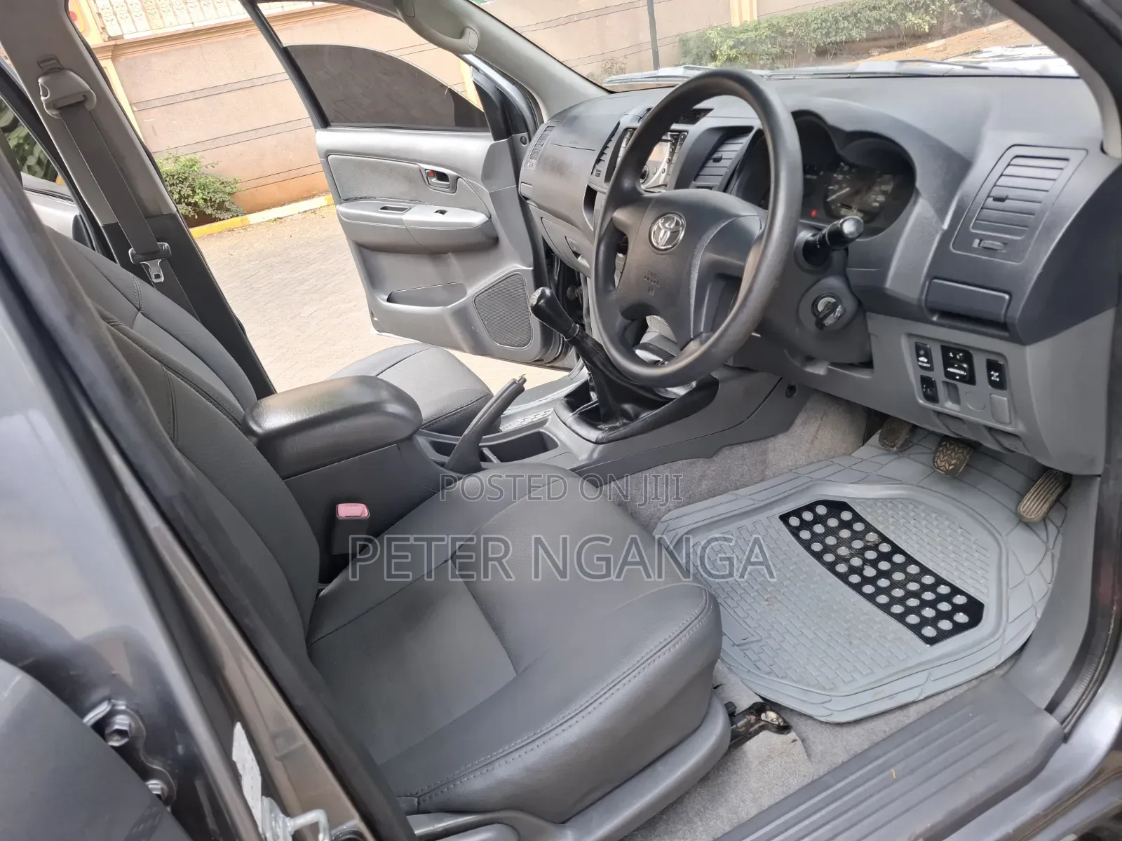 Toyota Hilux 3.0 D-4D 4x4 2013 Gray