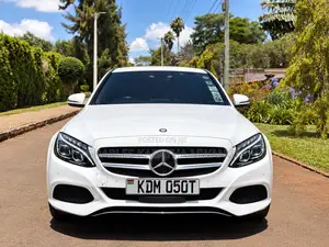 Mercedes-Benz C200 2016 Pearl