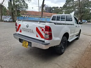 Toyota Hilux 2014 Off white