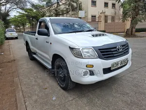 Toyota Hilux 2014 Off white