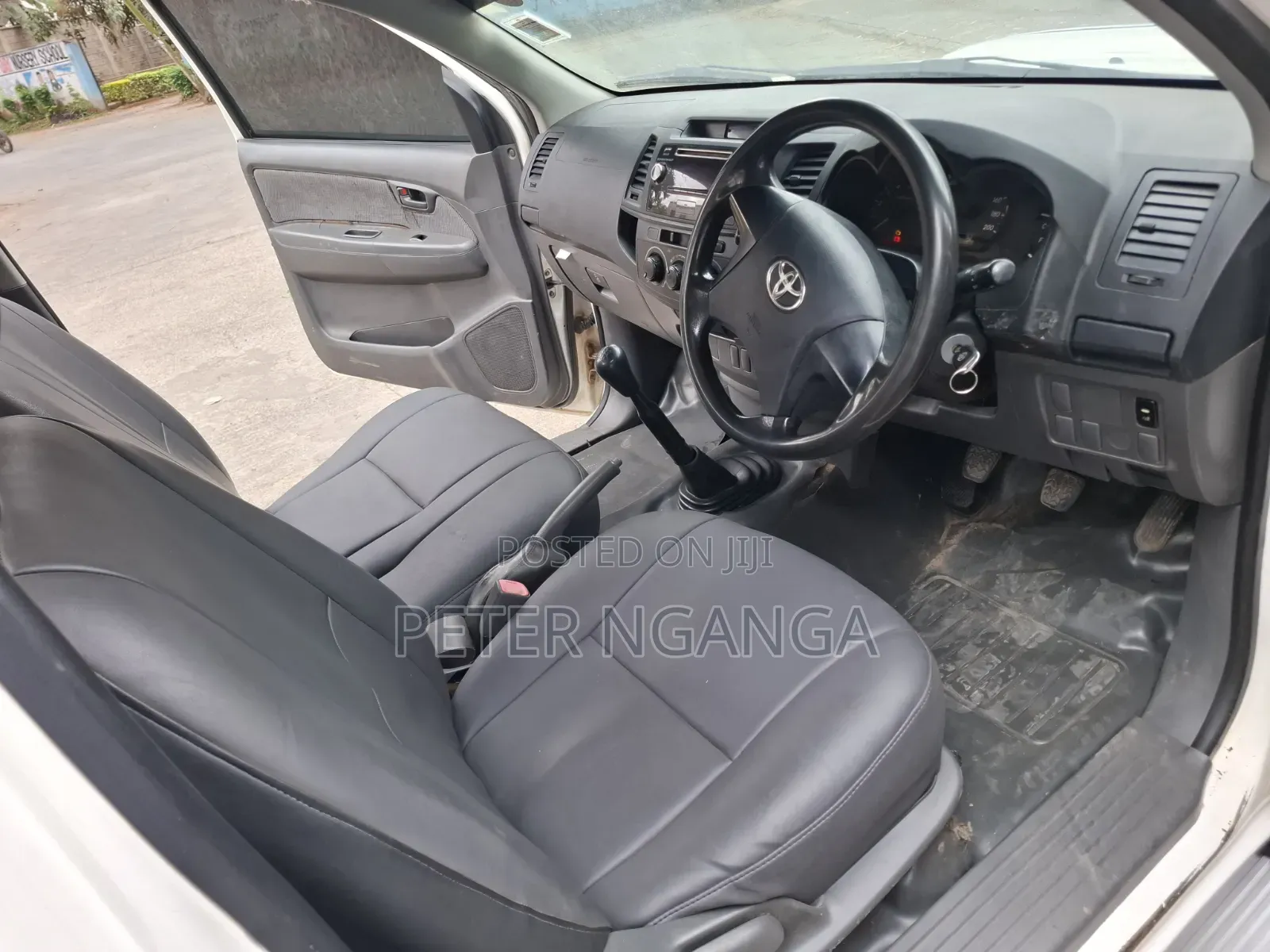 Toyota Hilux 2014 Off white