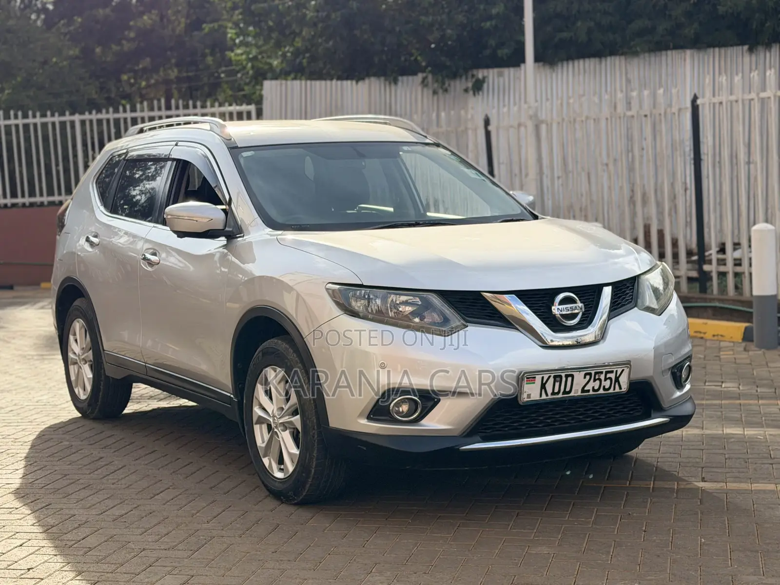 Nissan X-Trail 2.0 Petrol AWD 2014 Silver