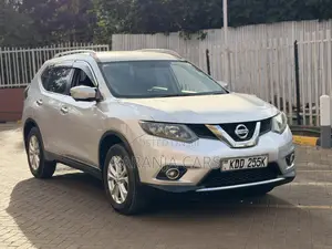 Nissan X-Trail 2.0 Petrol AWD 2014 Silver