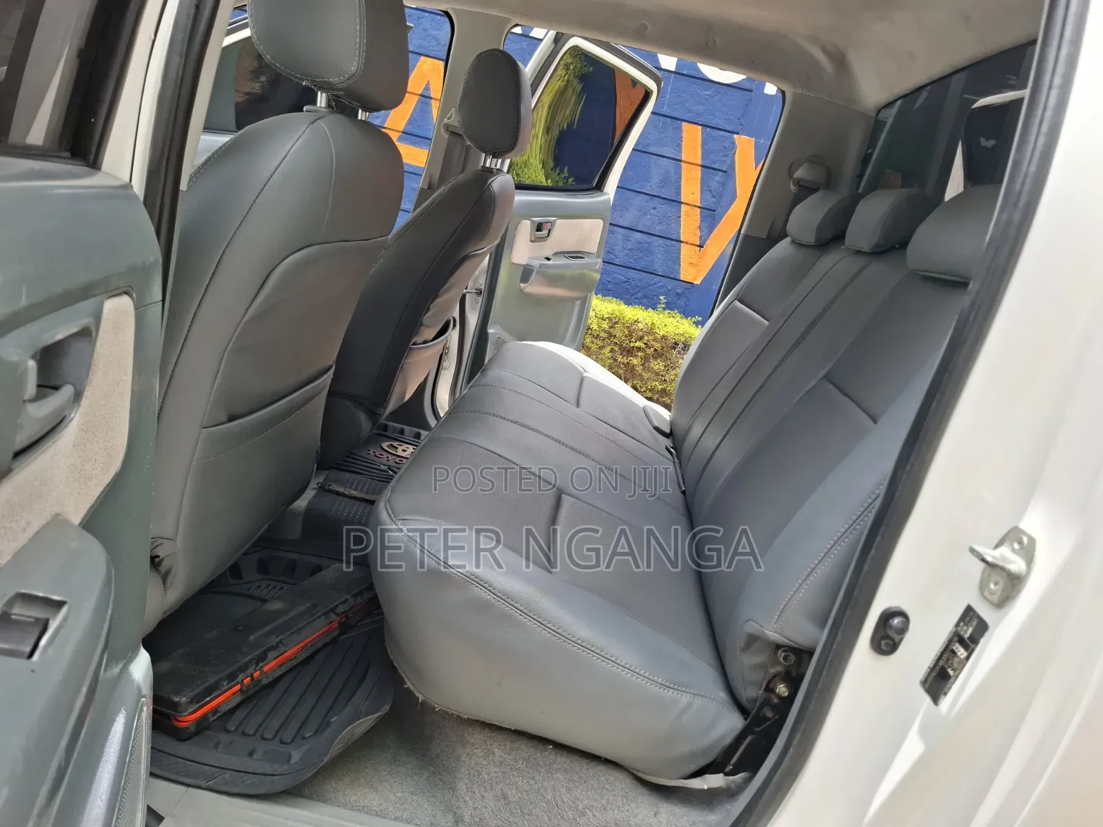 Toyota Hilux 2.5 D-4D 4X4 SRX 2009 White