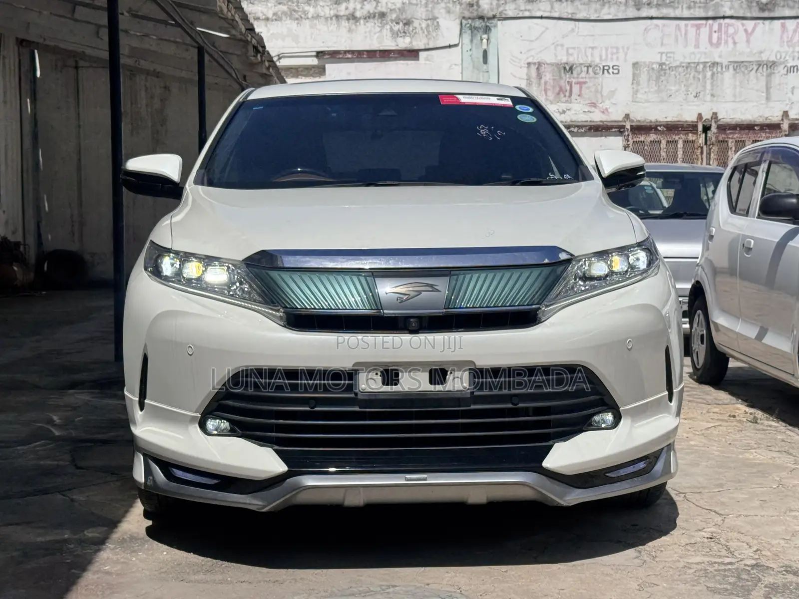 Toyota Harrier 2.5 Hybrid 4WD 2020 White