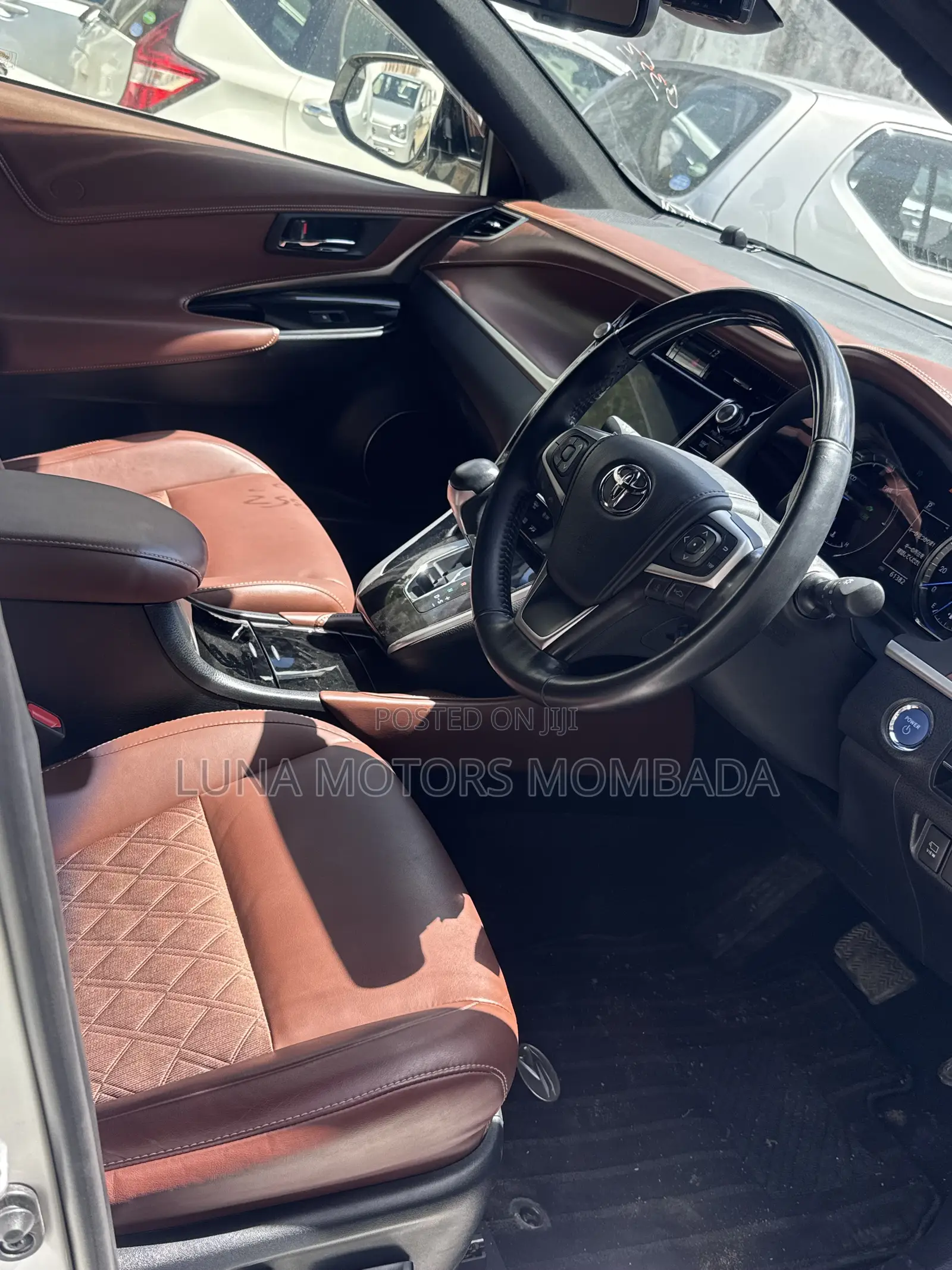 Toyota Harrier 2.5 Hybrid 4WD 2020 White