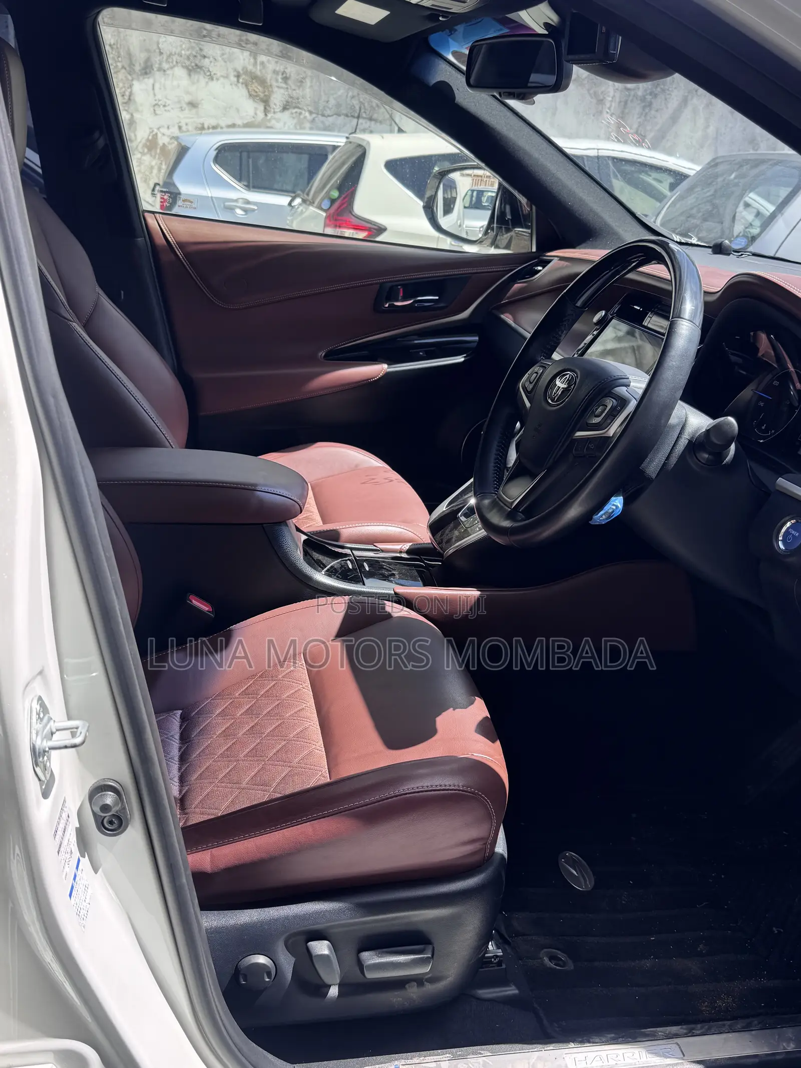 Toyota Harrier 2.5 Hybrid 4WD 2020 White
