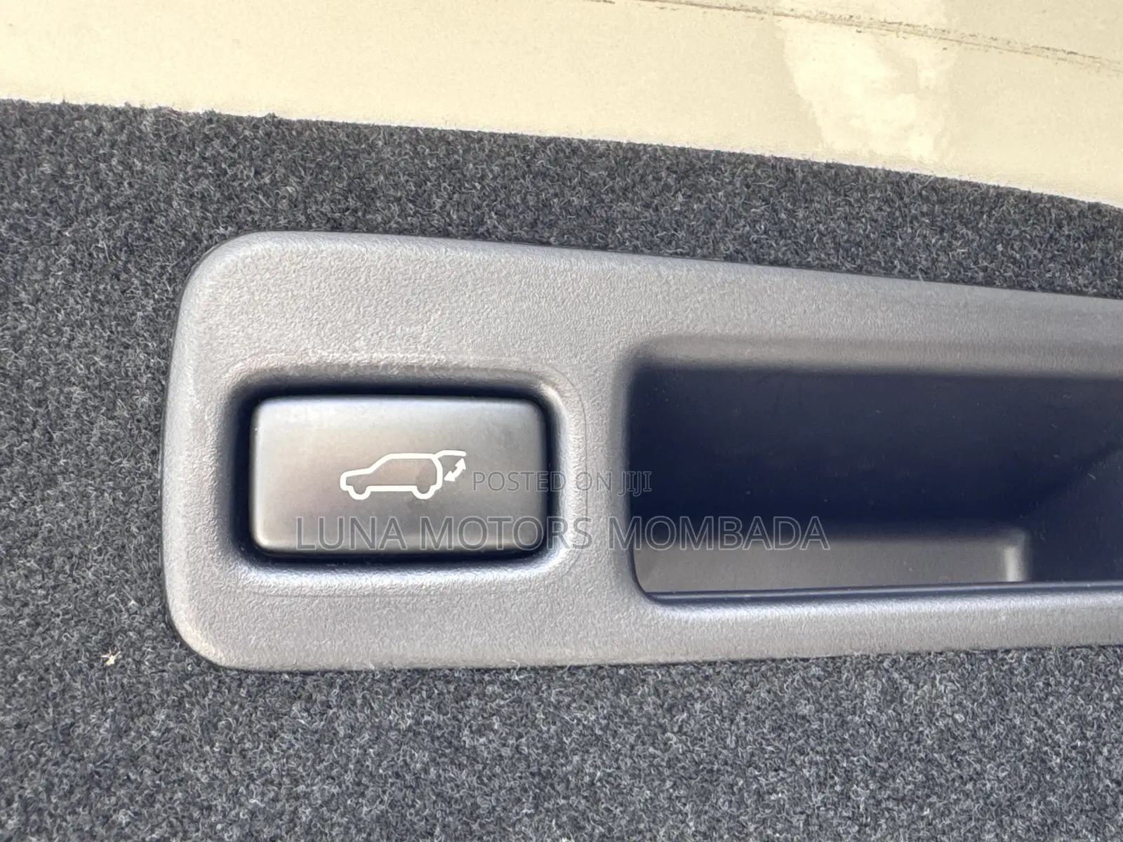 Toyota Harrier 2.5 Hybrid 4WD 2020 White