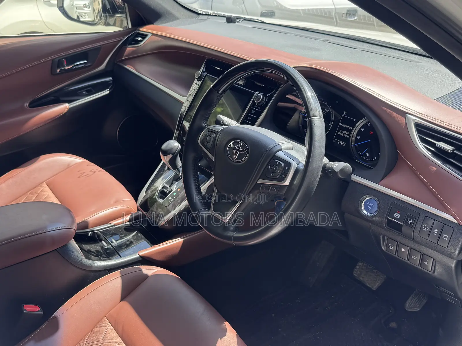Toyota Harrier 2.5 Hybrid 4WD 2020 White