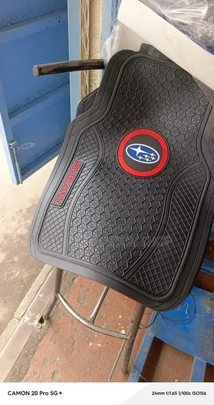 Honeycomb Pattern Subaru Mats 5pcwith Logo