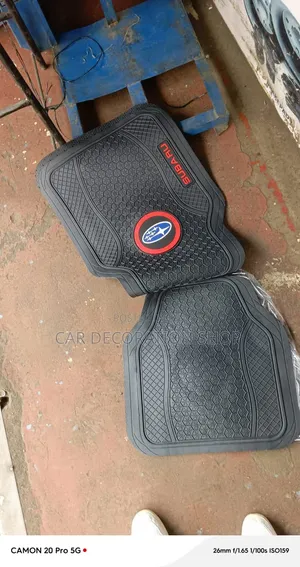 Honeycomb Pattern Subaru Mats 5pcwith Logo