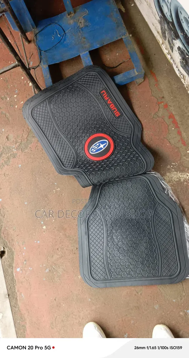 Honeycomb Pattern Subaru Mats 5pcwith Logo