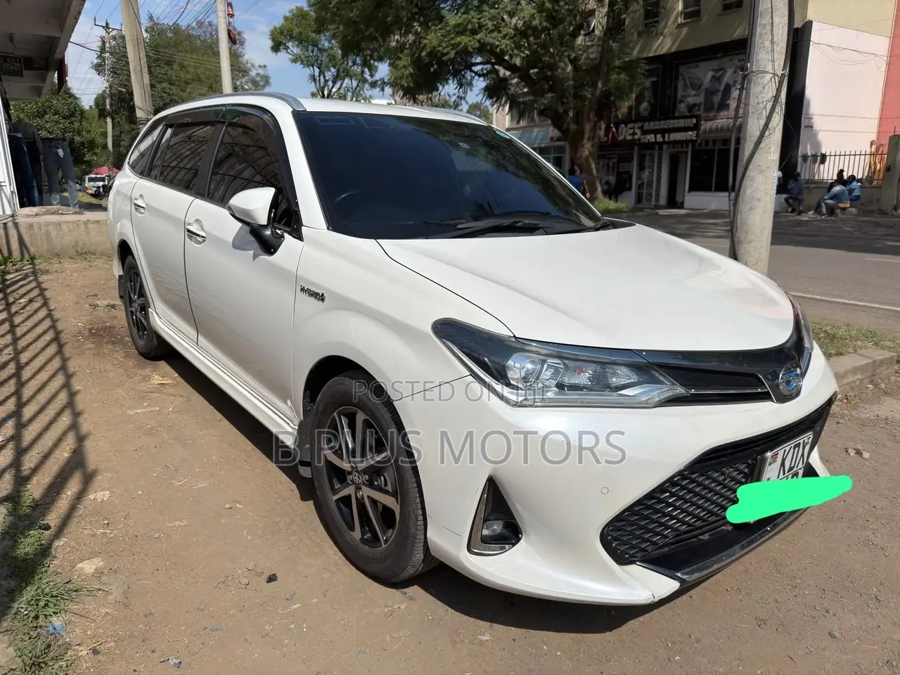 Toyota Corolla Fielder 1.5 Hybrid FWD 2019 White